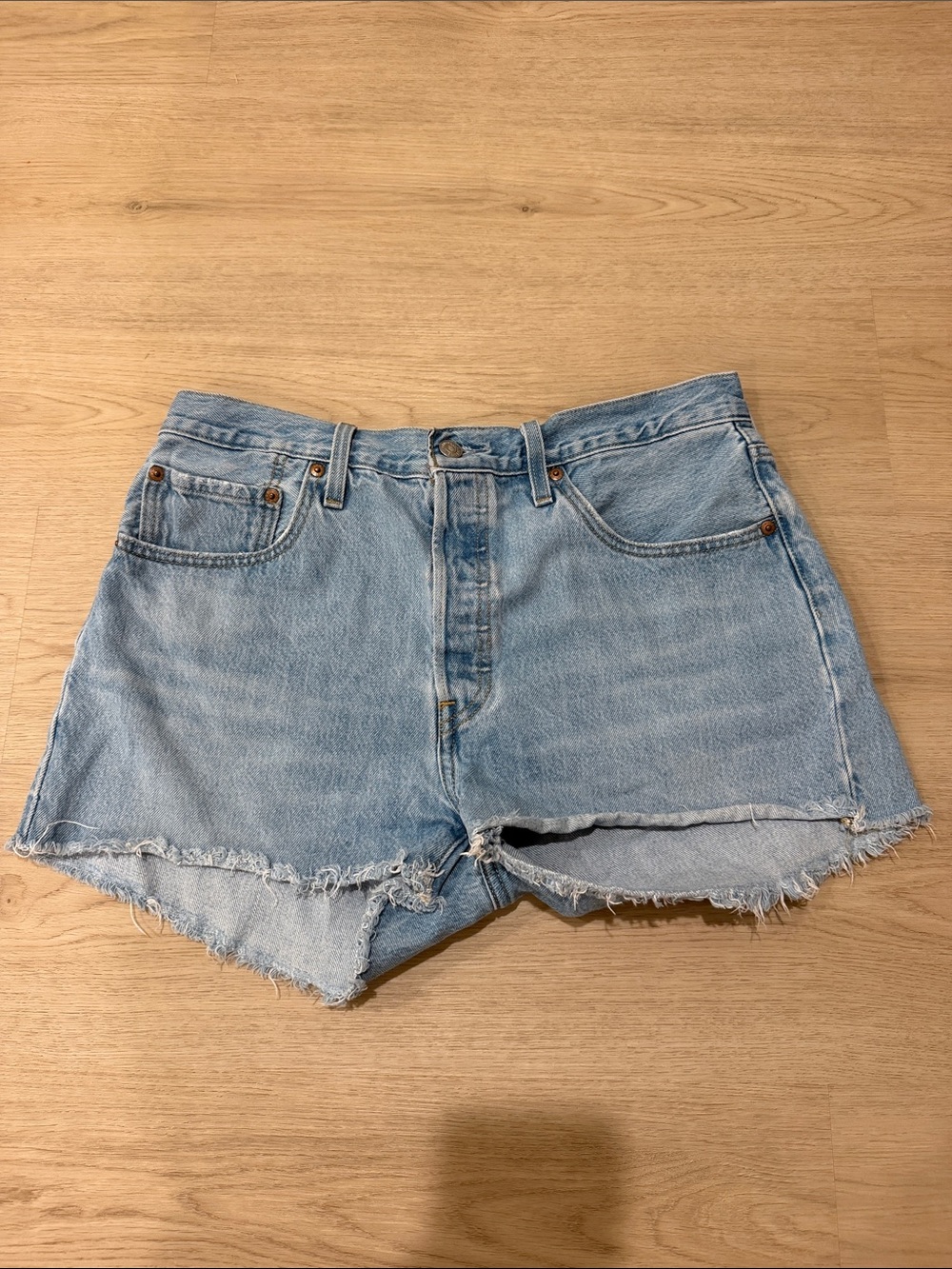 Levi’s 31 Light Blue Denim Cutoff Shorts - Women's Casual Summer Shorts